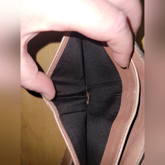 FINAL PRICE GUCCI Wallet In Champagne Color Read Description - Picture 15 of 15